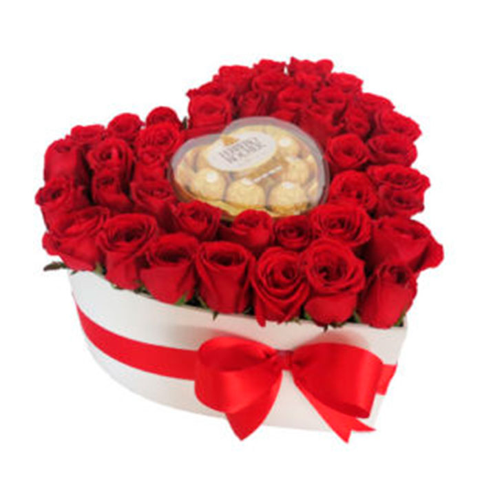 Corazon-Rosas--Rojas-y-chocolates-Floristeria-en-cali